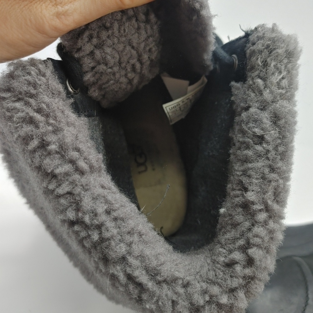 UGG Australia Zea Black Leather Waterproof Boots Wedge‎ Shearling Lace Up Size 7 - Picture 7 of 9